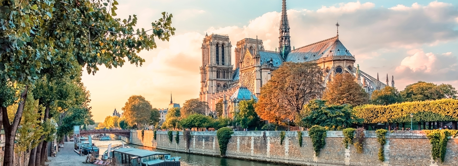 Hero Notre Dame shutterstock 2368461263